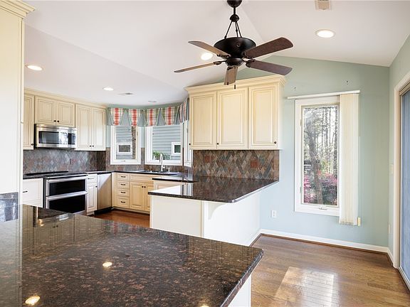5th image of 47 Gulf Stream Ln