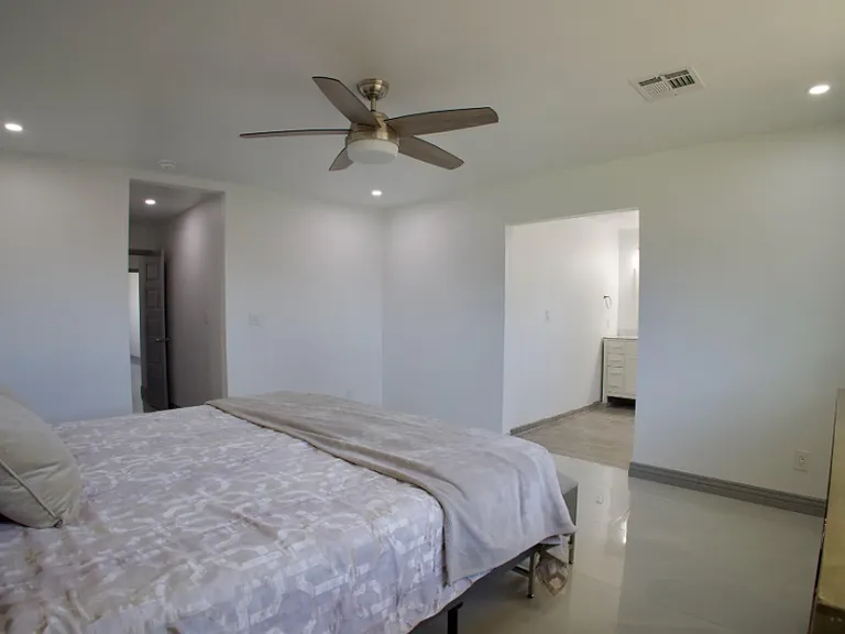 10100 Woodway Dr — Photo 25