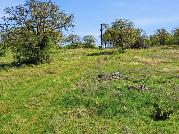 3rd image of 827 Erwin Rd