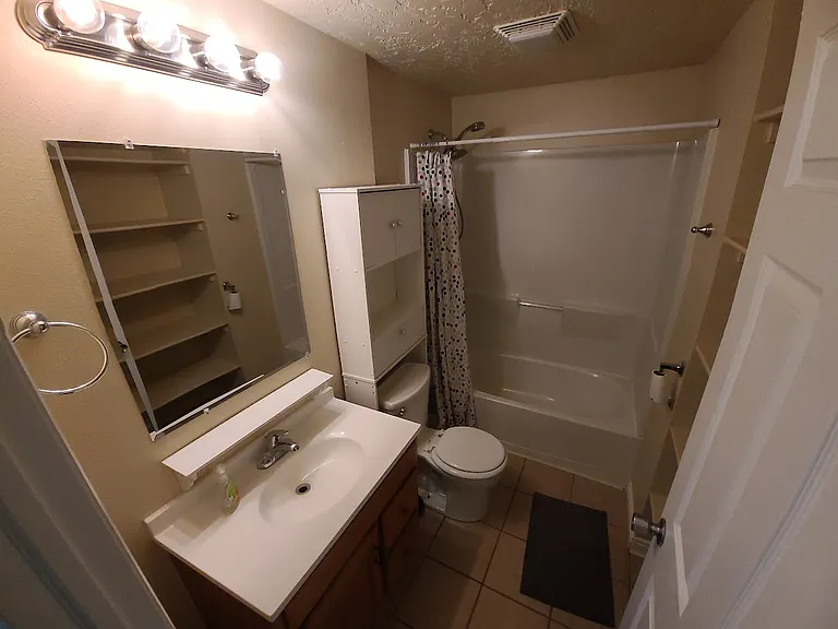 1182 E Searle Ln — Photo 11