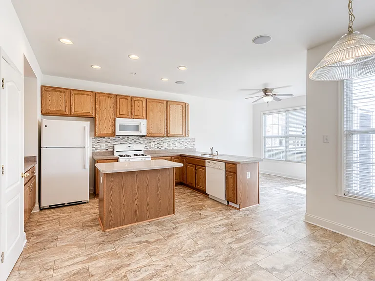 4322 Vintage Ivy Ln — Photo 12