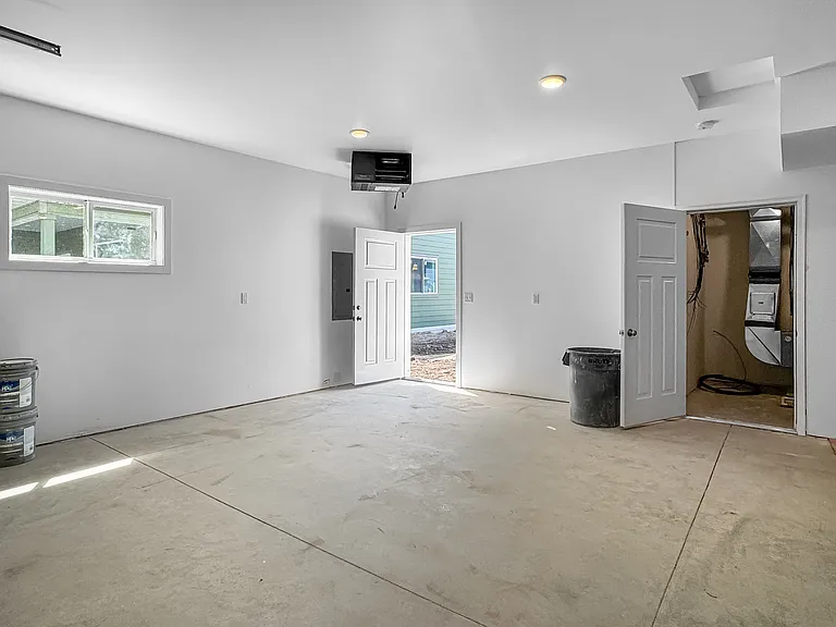 629 N 25th St — Photo 20