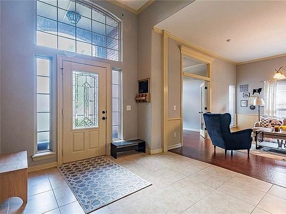 3rd image of 3709 SW Banbury Dr