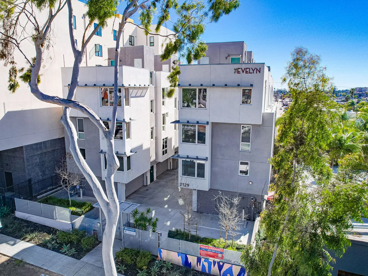 The Evelyn | One-of-a-Kind 1,738 Sq. Ft. Townhome Loft with Private Rooftop — Photo 3