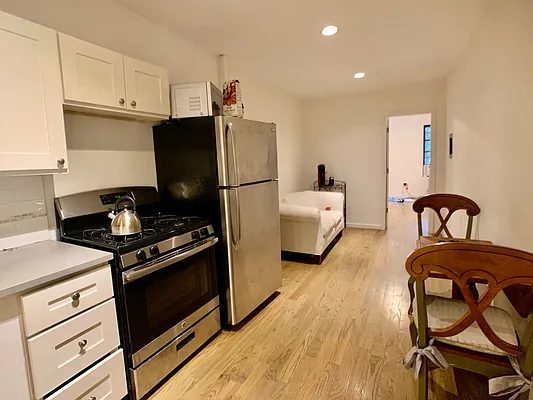 Rented by Nooklyn NYC LLC | media 19