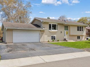 6766 Cottonwood Ln N, Maple Grove, MN 55369