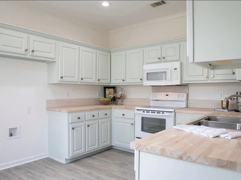 323 Christman Dr — Photo 8