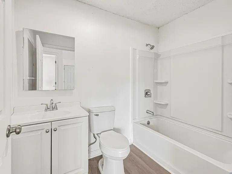 402 Tedder St — Photo 7