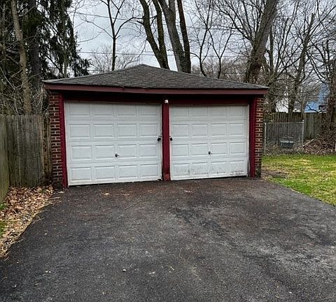 3rd image of 4236 Chester Dr