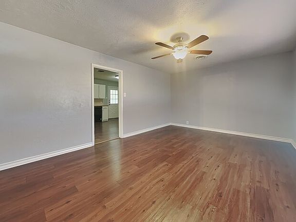 3rd image of 2126 Ridgeway St
