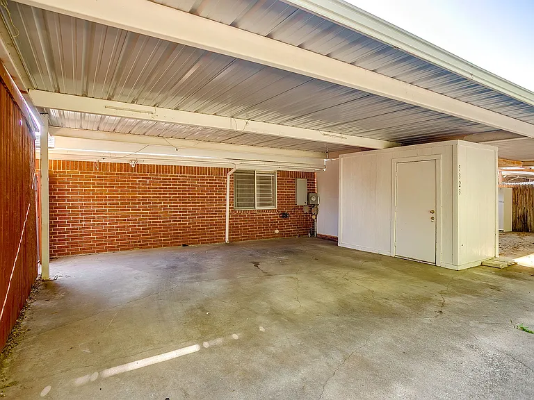 5323 Northridge Blvd — Photo 11