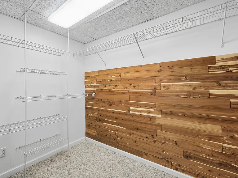515 Taunton Way #BASEMENT — Photo 13
