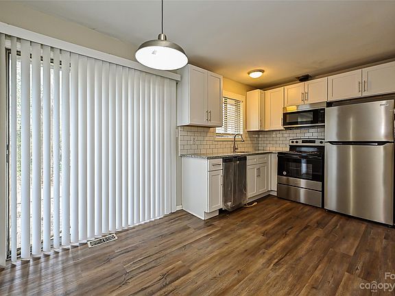 5th image of 615 Camrose Dr