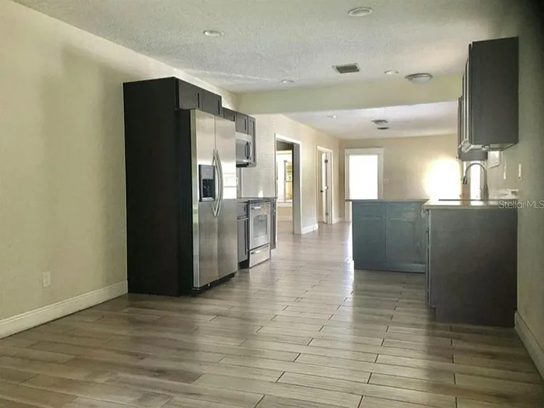 1313 Catherine St — Photo 12