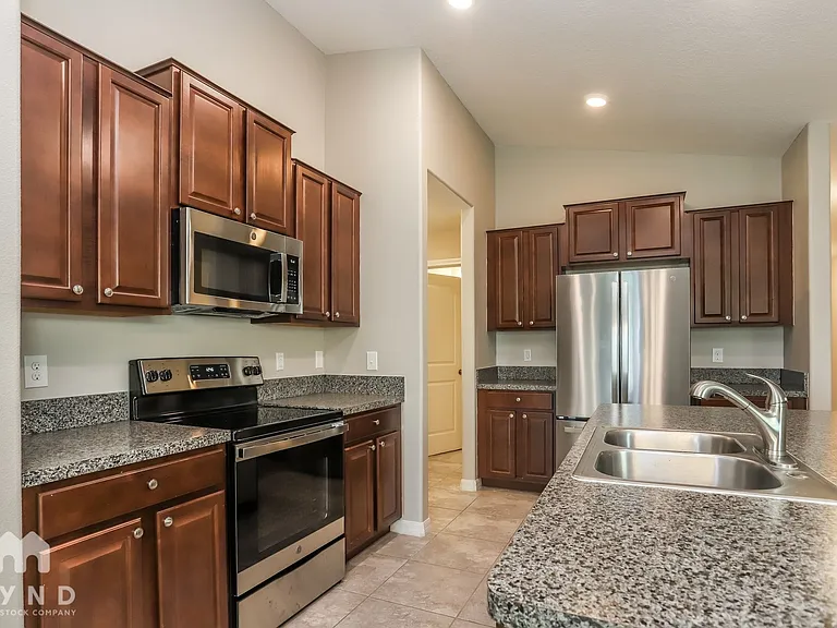 6408 Trent Creek Dr — Photo 2