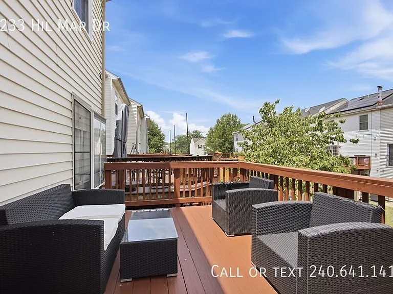 5233 Hil Mar Dr — Photo 13