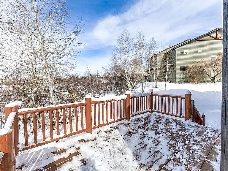 523 Eaglepointe Ct #1 — Photo 2