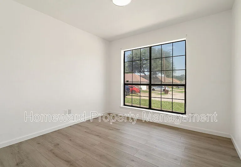 1401 Landmark Ct — Photo 16