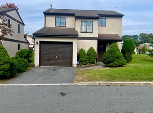 5 Raleigh Close, Middletown, NY 10940