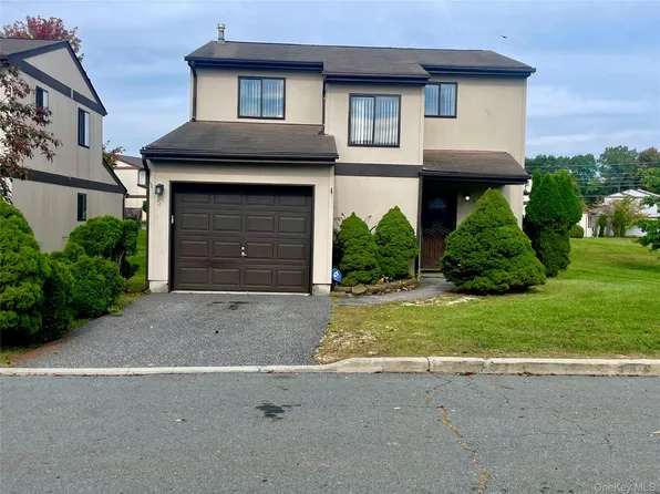 5 Raleigh Close, Middletown, NY 10940