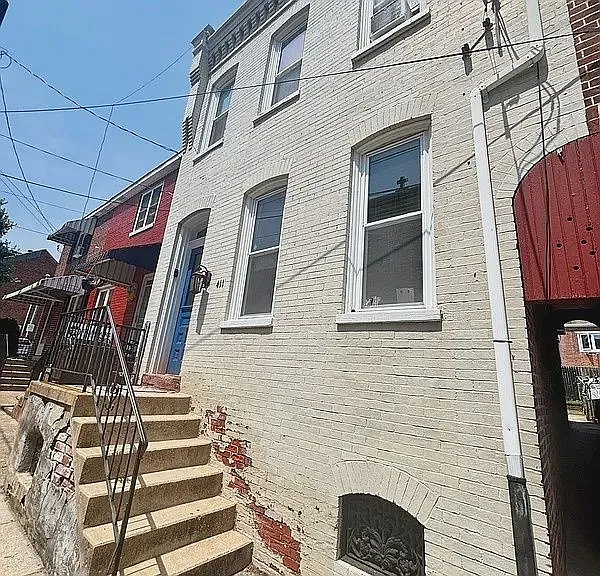 411 Saint Joseph St — Photo 2