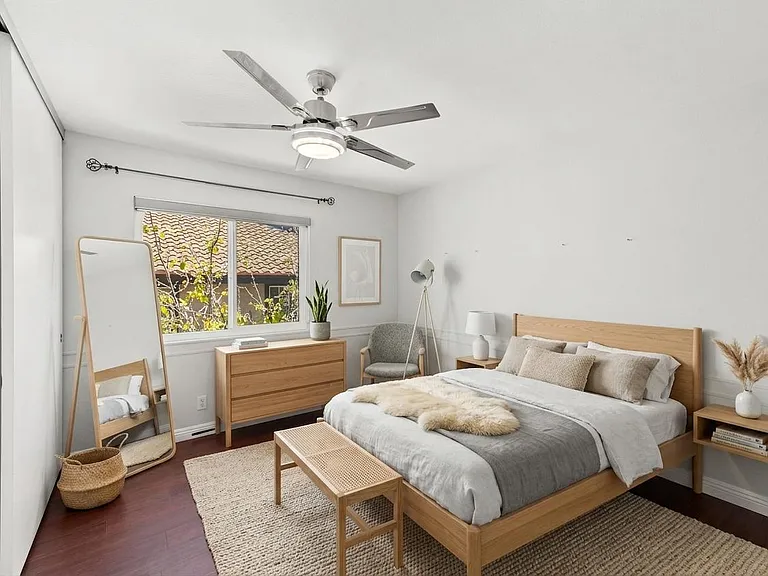 1068 Pacific Hill St — Photo 45