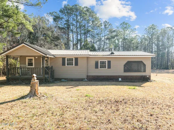 757 Kennels Beach Road, Grantsboro, NC 28529
