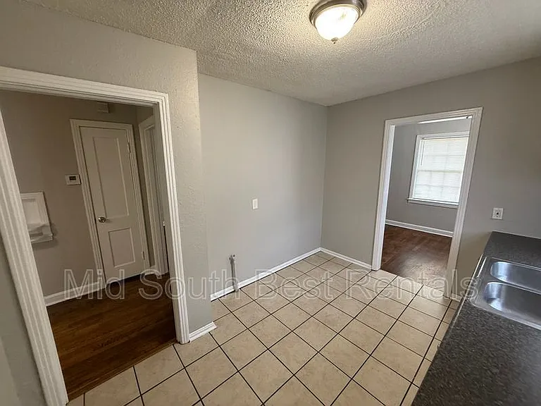 1393 Kimball Cv — Photo 7