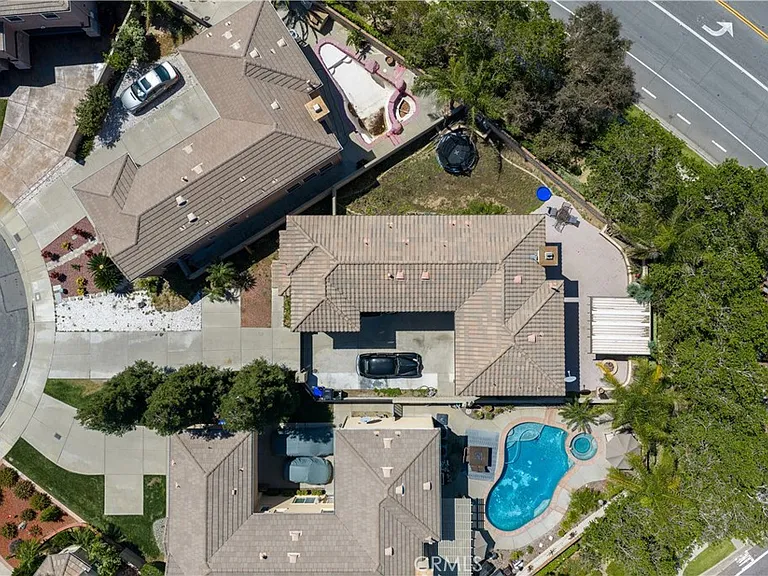 5457 Martingale Way — Photo 39
