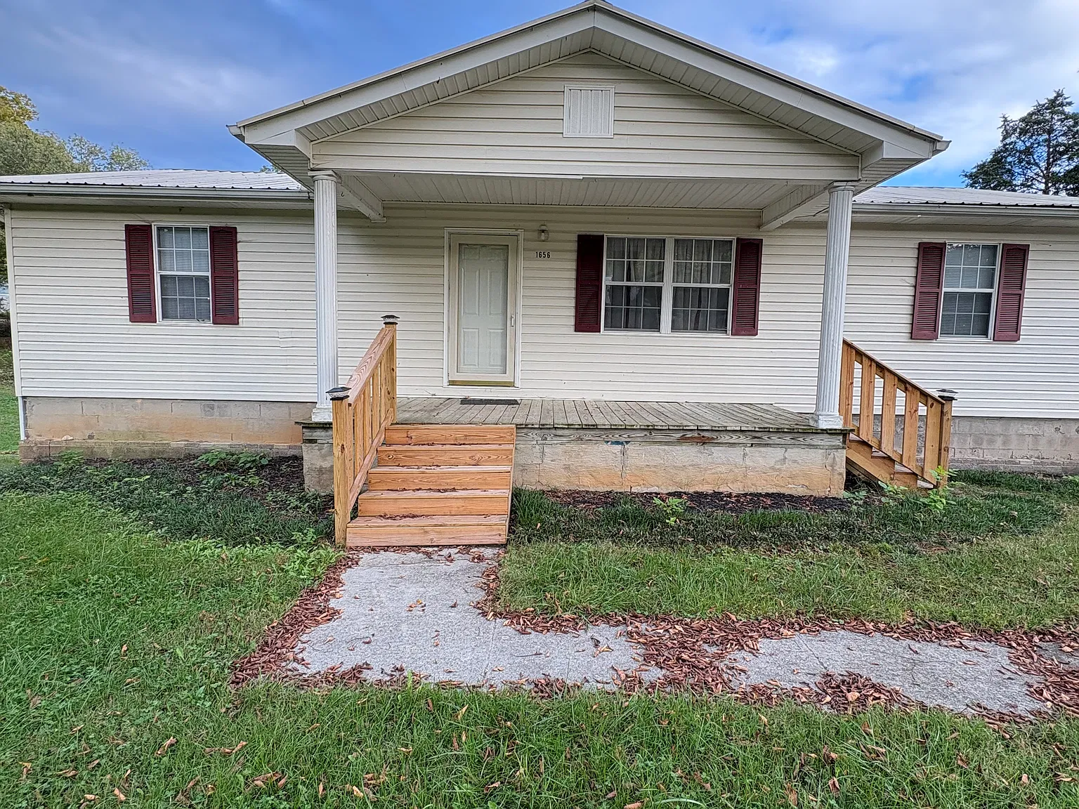 3 bed, 1.5 bath, 1400 sqft, $1,800 — Photo 1