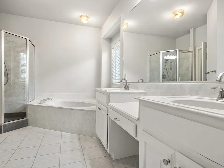 1604 Lakeway Blvd — Photo 13