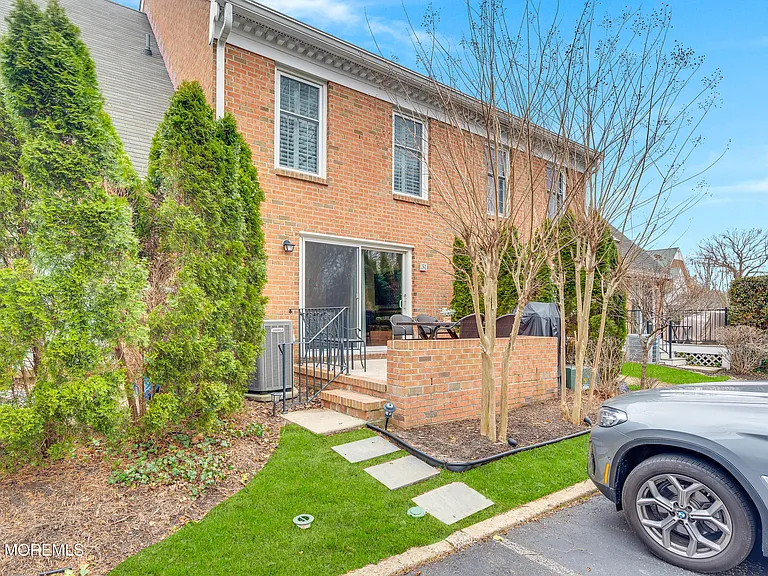 51 Wyckham Rd — Photo 31