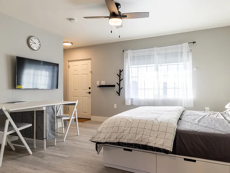 725 S Tehama St #7 — Photo 7