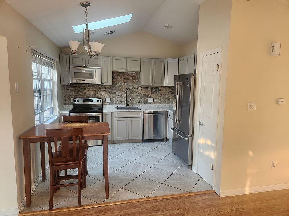 1st image of 82 Elderberry Ct