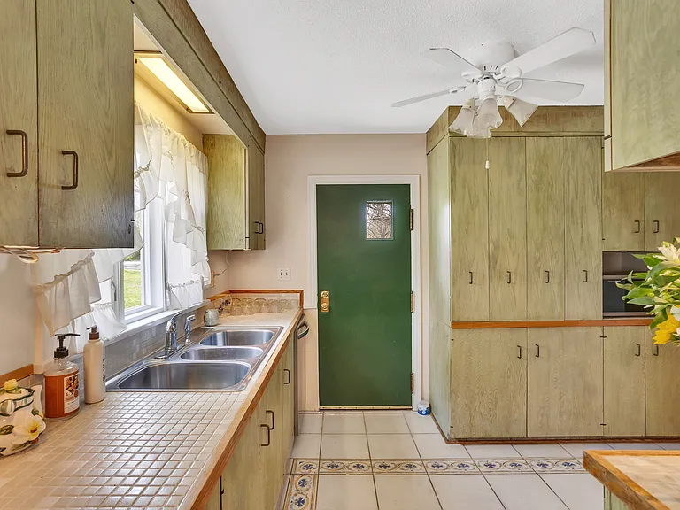 10 Alsop Rd — Photo 8