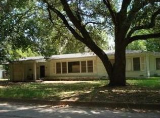 805 S Ross Ave, Mexia, TX 76667