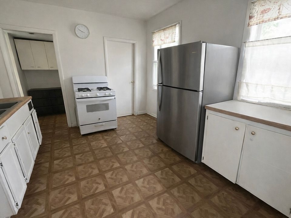 1st image of 1709 Ring St