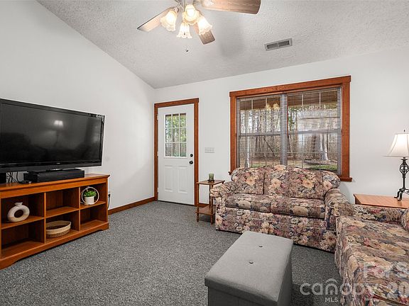 4th image of 7710 Walkup Rd