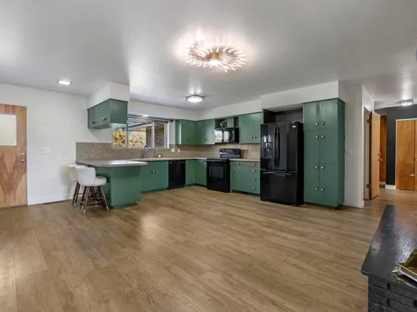216 Diana Dr, Burley, ID 83318