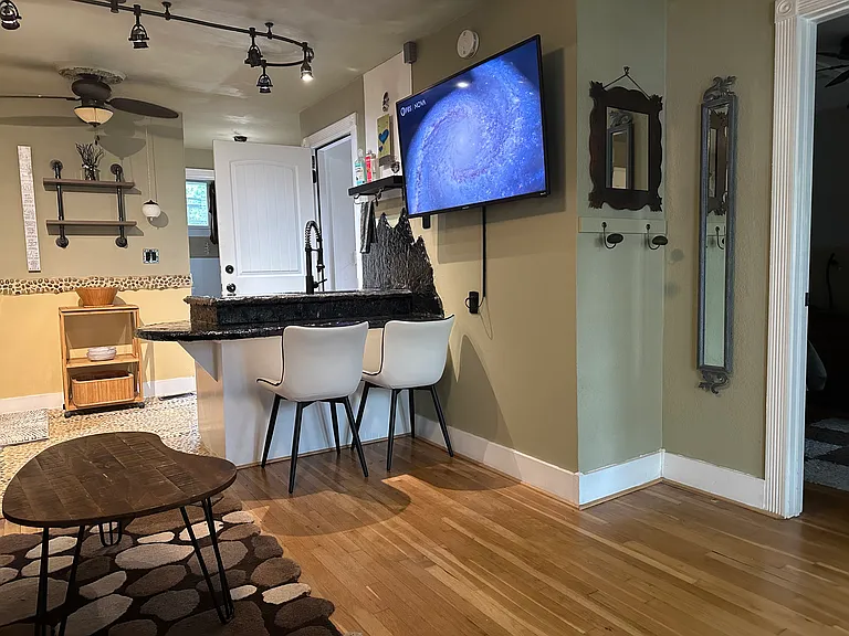 1313 Marion St NE — Photo 27