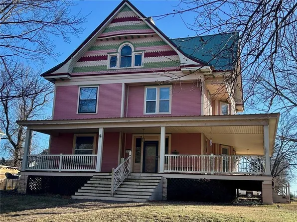 1530 Grand Ave, Parsons, KS 67357