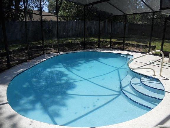 2nd image of 417 Abbeywood Ln