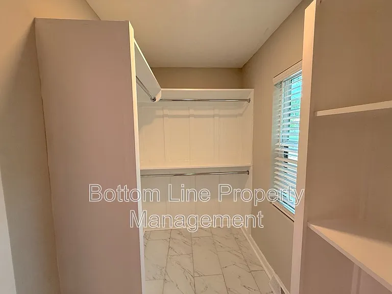 4117 Oak Forest Dr — Photo 18