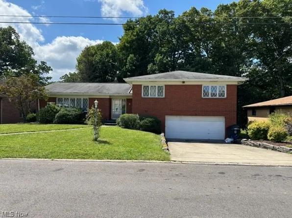 2008 Eve Dr, Steubenville, OH 43952