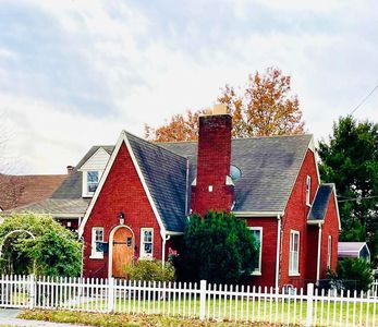 220 S Monroe Ave, Covington, VA, 24426