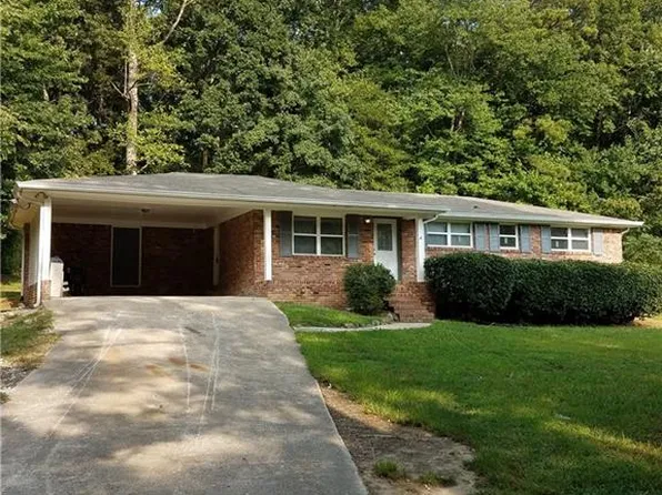 716 W Spring Dr, Douglasville, GA 30134