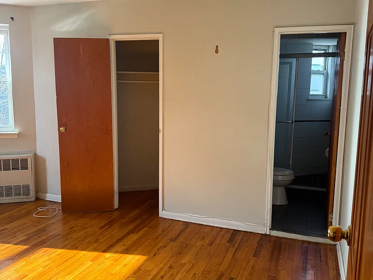 660 E 58th St #2 — Photo 3