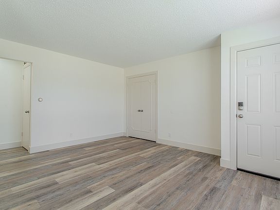 3rd image of 621 S Hayes St #5
