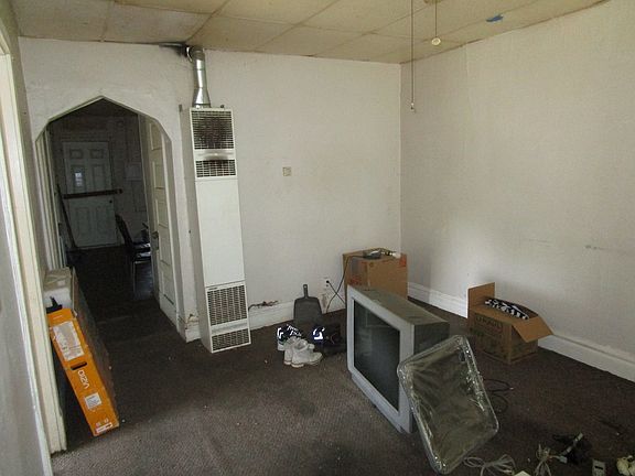3rd image of 1540 S Kenneth Ave