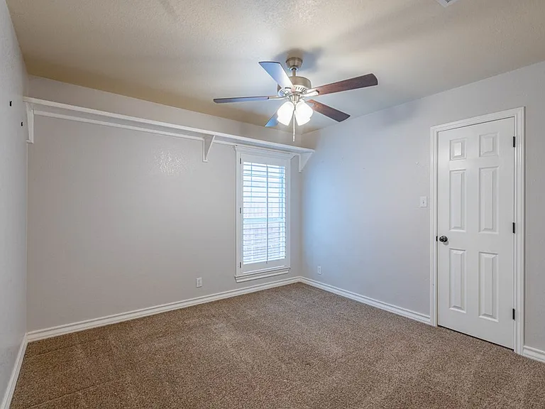 4715 Bishops Castle Dr — Photo 23